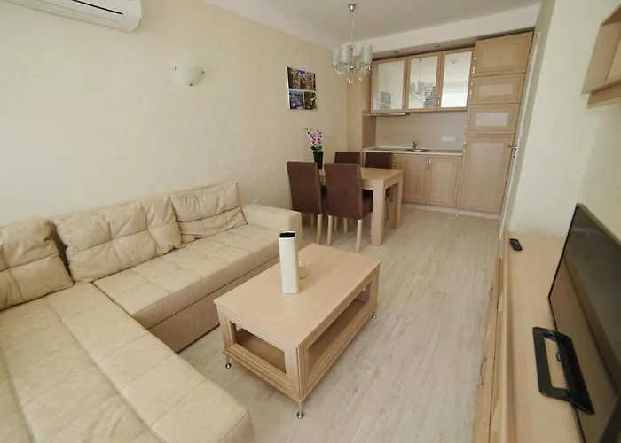 Ξενοδοχείο με διαμερίσματα Stylish Apartment In Harmony Grand Resort Sunny Beach With Pool & Balcony *