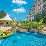 公寓式酒店 Stylish Apartment In Harmony Grand Resort Sunny Beach With Pool & Balcony 阳光海滩