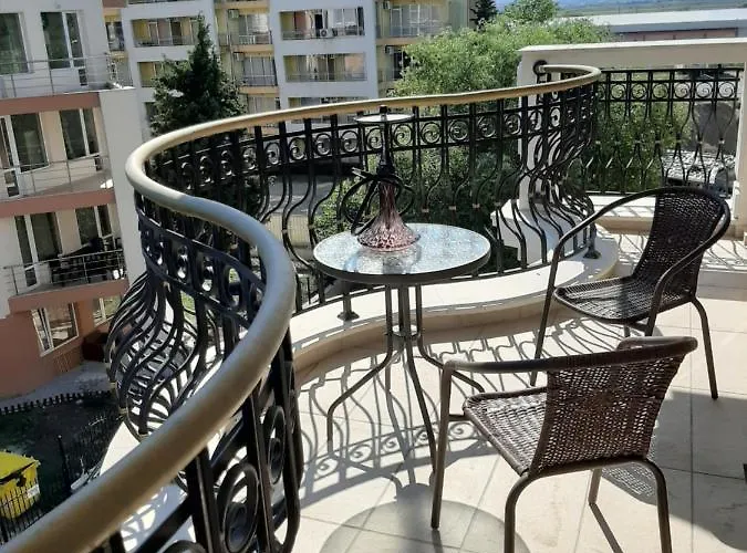 شقة فندقية Stylish Apartment In Harmony Grand Resort Sunny Beach With Pool & Balcony ساني بيتش